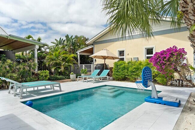 Building Photo - 112 S J St