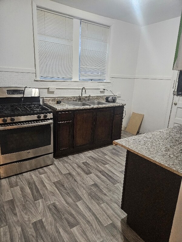 Building Photo - 8119 S Vernon Ave