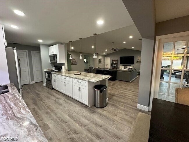 Building Photo - 1714 SE 2nd St