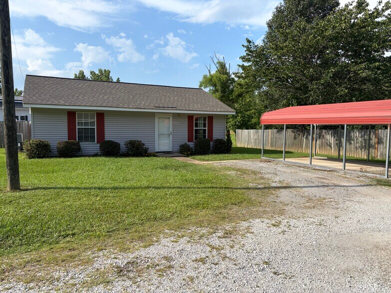 Building Photo - 31 Cottage Ln