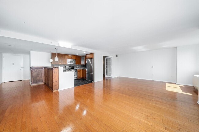 Building Photo - 700 Grove St