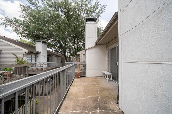 Building Photo - 9707 Richmond Ave.