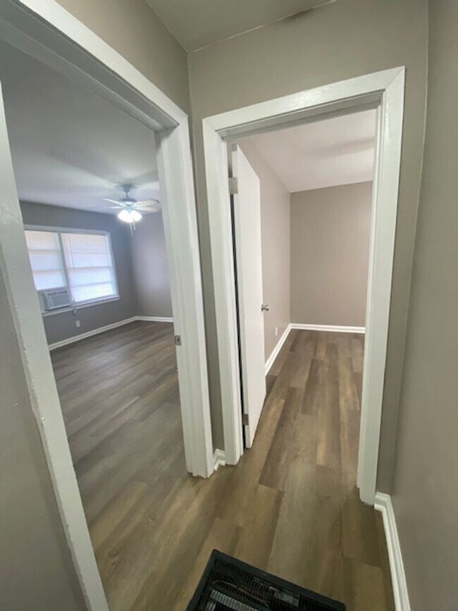 Building Photo - Rigdon Rd **Dale