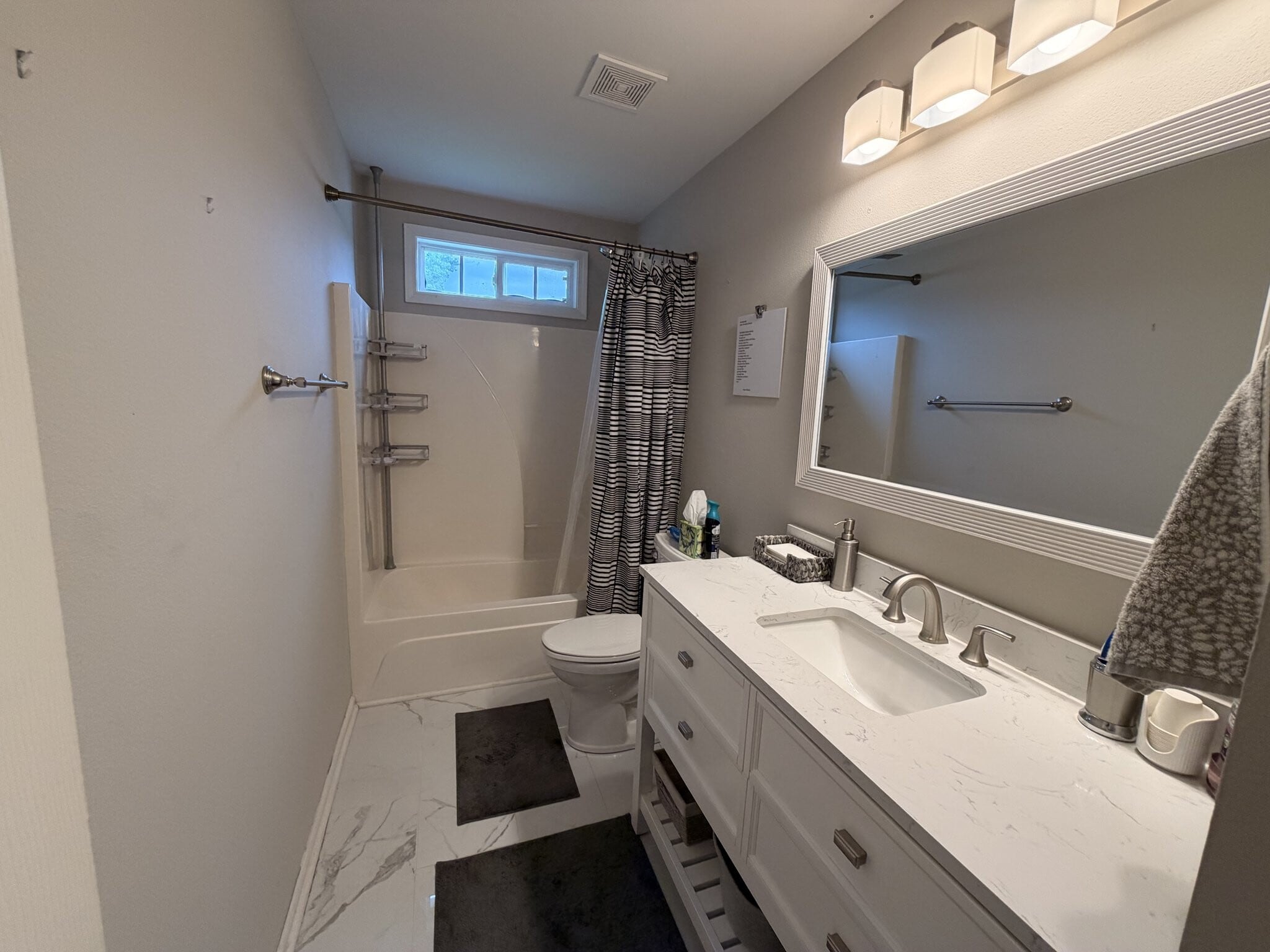 Building Photo - 2722 Meadow Knoll Dr