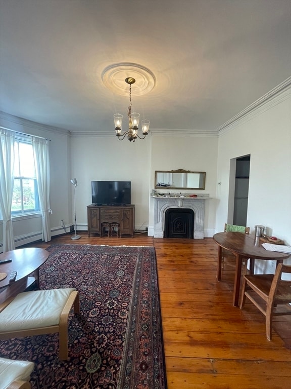 Building Photo - 811 E Broadway