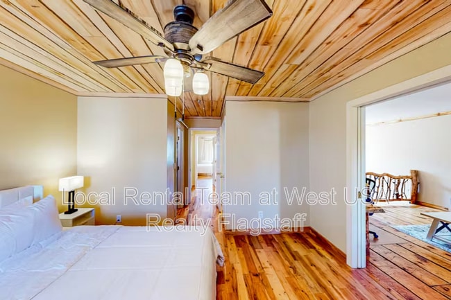 Building Photo - 1105 W Overland Pass Dr