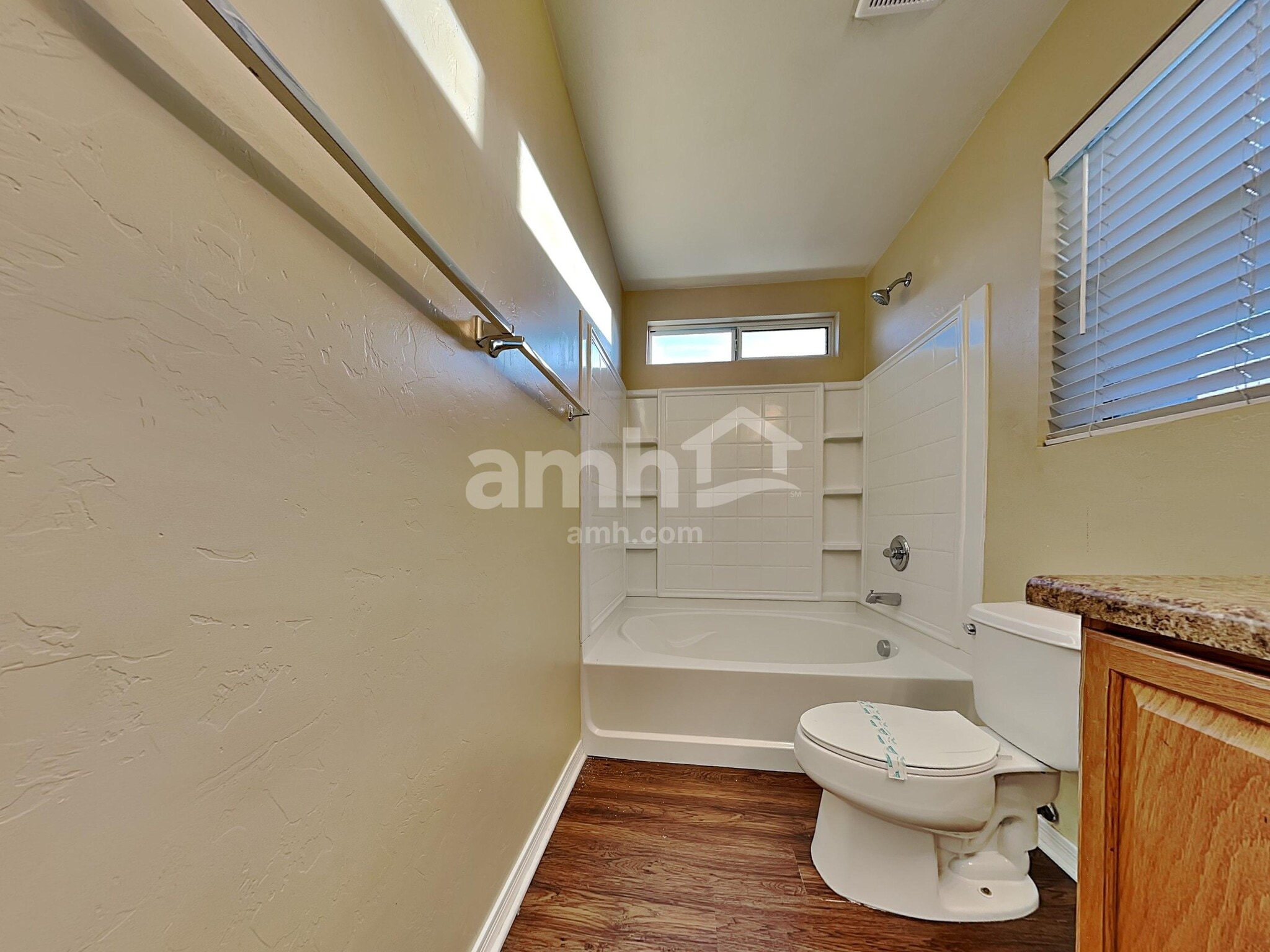 Building Photo - 245 W Paseo Celestial