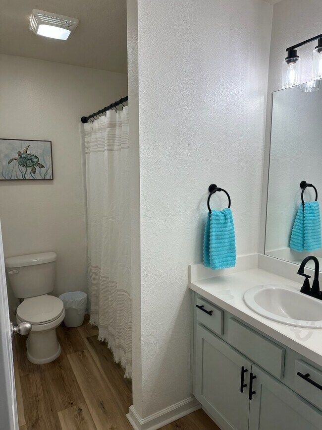 Building Photo - 852 Capitol Pkwy