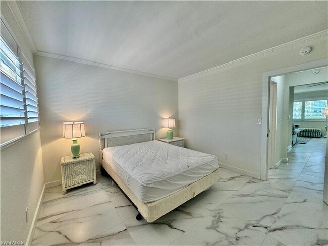 Building Photo - 473 12th Ave S