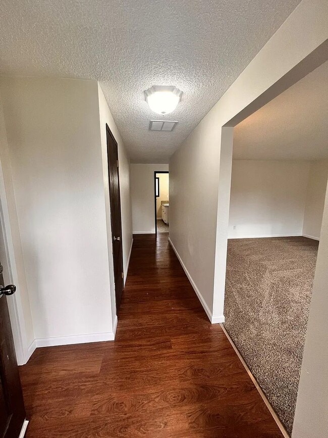 Building Photo - Rambler Golf Course View 3bd 2bath Avail. March 6th