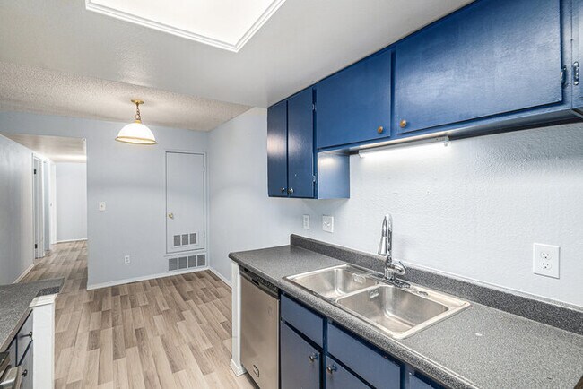 Building Photo - 14424 E Colorado Dr