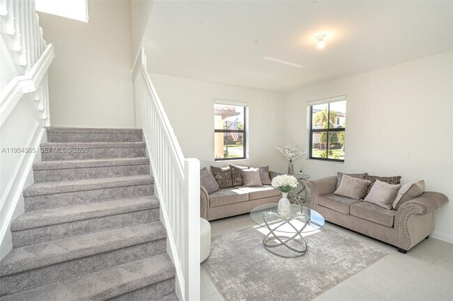 Building Photo - 139 NE 27th Terrace