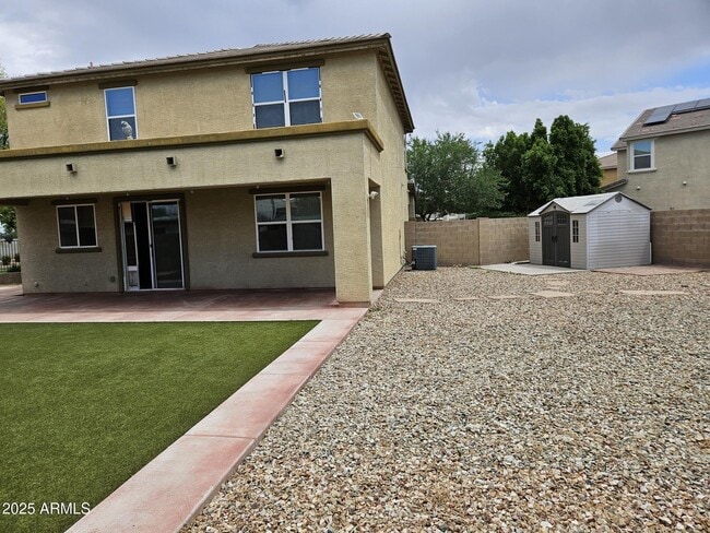 Building Photo - 3425 E Wayland Dr
