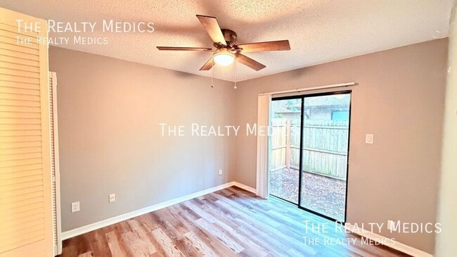 Building Photo - 7909 Richwood Dr