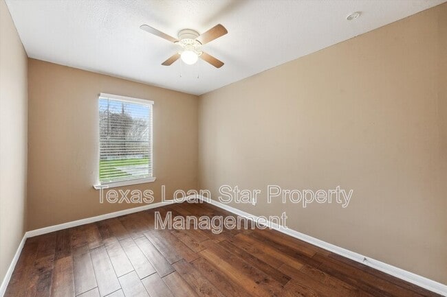 Building Photo - 1107 Defender St