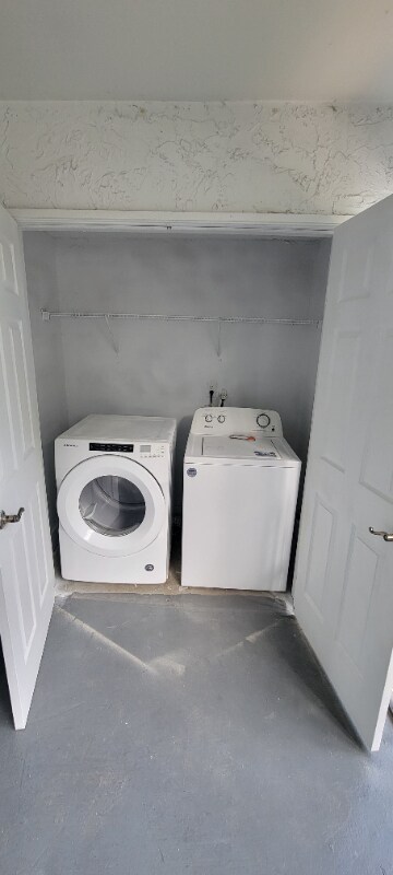 Building Photo - 13300 Walsingham Rd