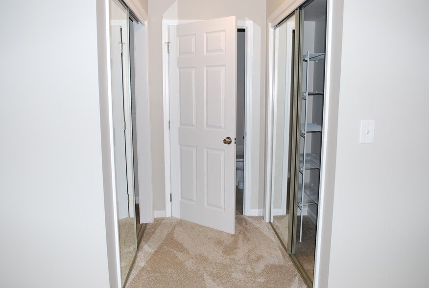 Building Photo - 22666 Lenox Dr