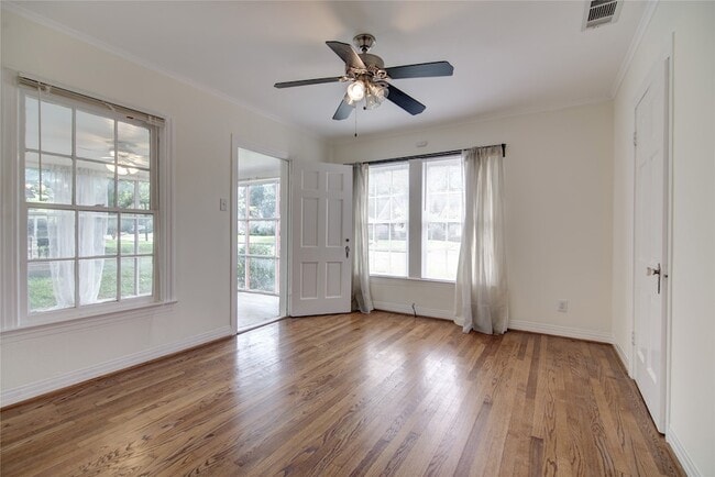 Building Photo - 5419 Longview St