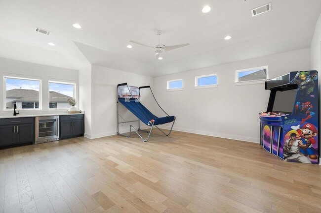 Building Photo - 802 Geiger Path