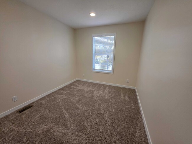 Building Photo - 3678 Hawthorne St