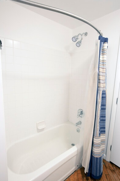 Shower - 1220 Buttonwood St