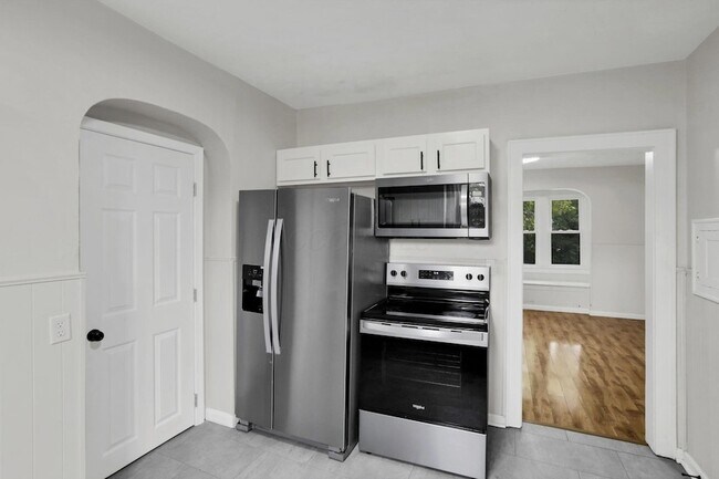 Building Photo - 2365 Stelzer Rd