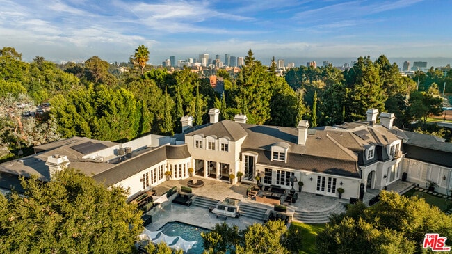 Building Photo - 10847 Bellagio Rd