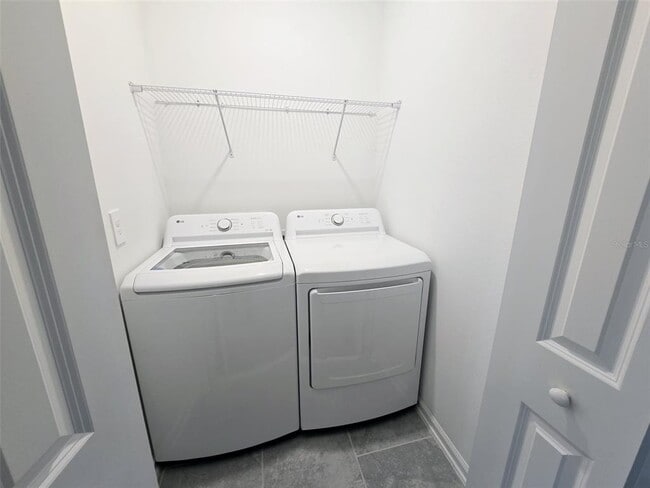 Building Photo - 7649 Stone Crk Trl