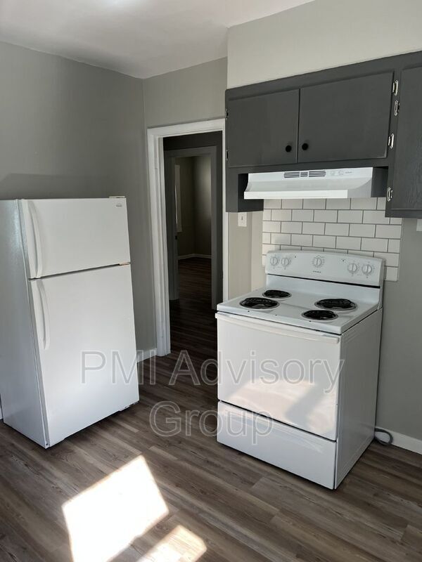 Building Photo - 2618 SE Adams St