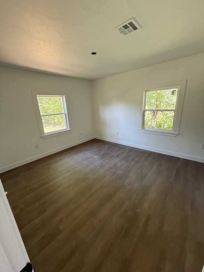 Building Photo - 108 Glenhaven Dr