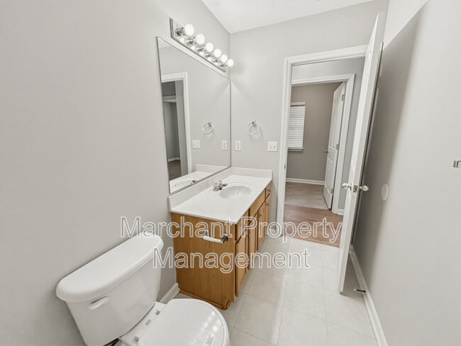 Building Photo - 776 Waterbrook Ln