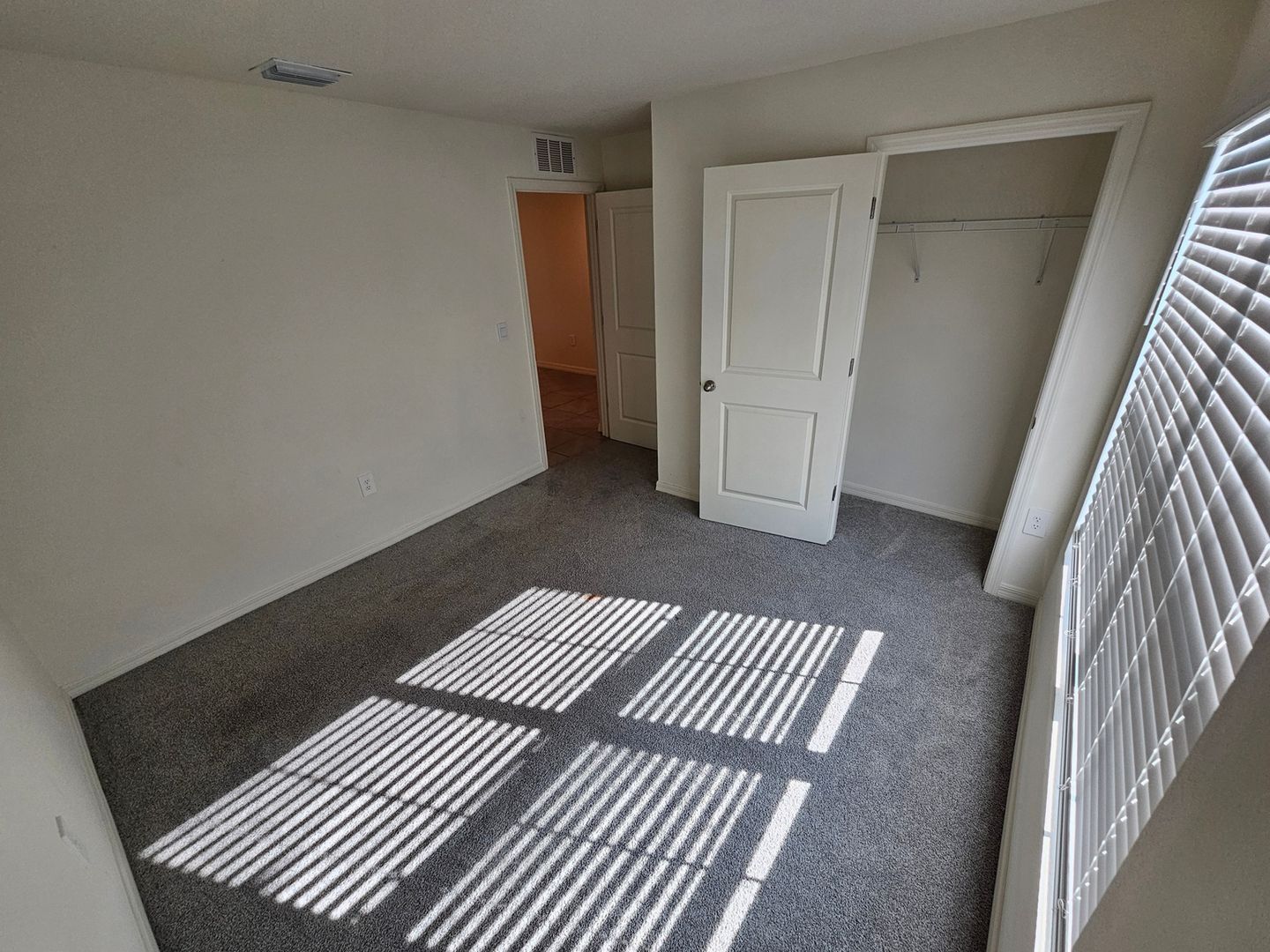 Building Photo - 487 W Back Nine Cir