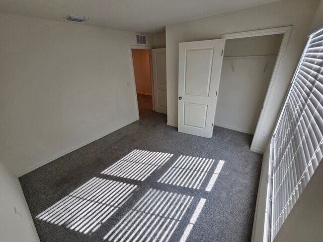 Building Photo - Spacious 4BR Golf Course Home in Beverly H...