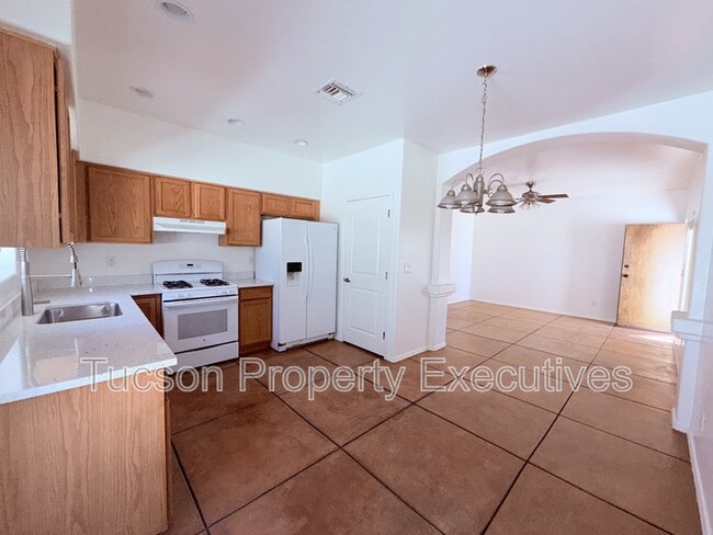 Building Photo - 324 W 23rd St