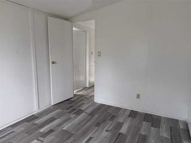 Building Photo - 16926 W Hammon