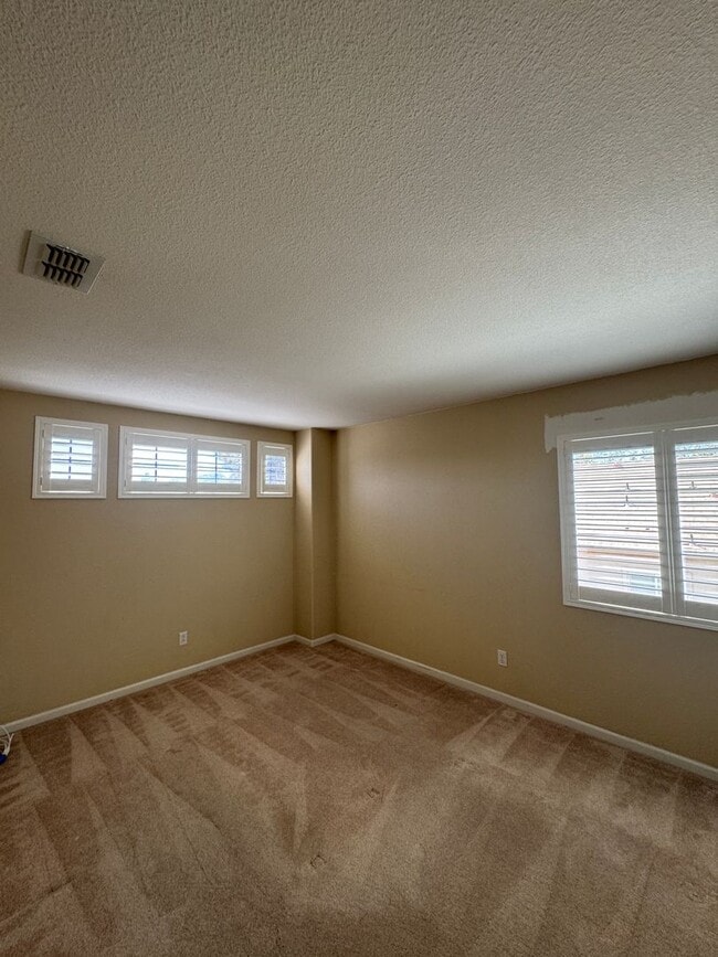 Building Photo - 1762 River Oaks Cir
