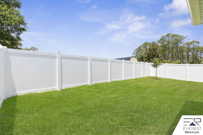 Building Photo - Brand New, fully fenced on a quiet cul-de-sac