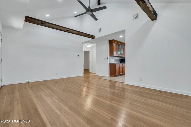 Building Photo - 115 Heulitt Rd