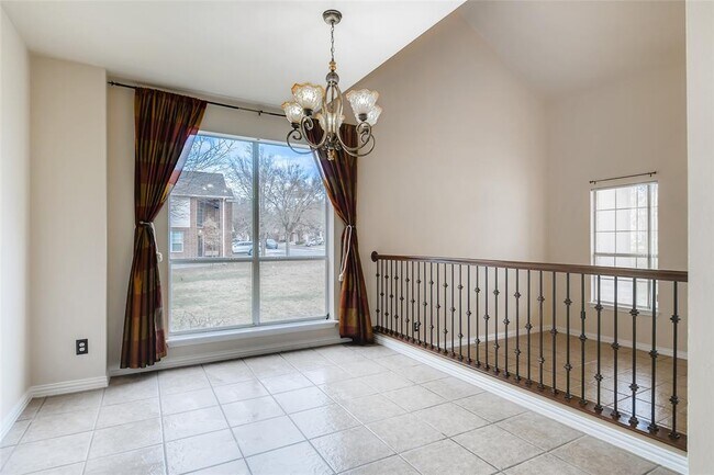 Building Photo - 1822 Rosenborough Ln N