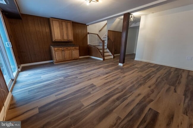 Building Photo - 7426 Rhondda Dr