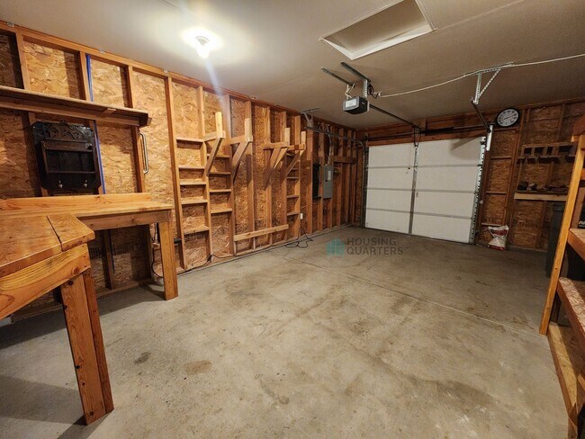Building Photo - 5120 E Grace Ave