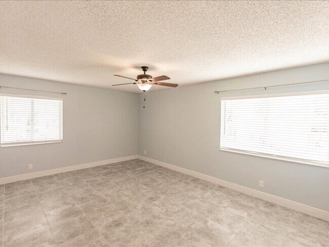 Building Photo - 231 Pine HOV Cir