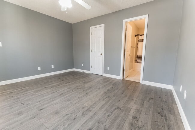 Building Photo - GREAT PRICE! Move-In Ready 3-Bedroom Home Near Camp Lejeune