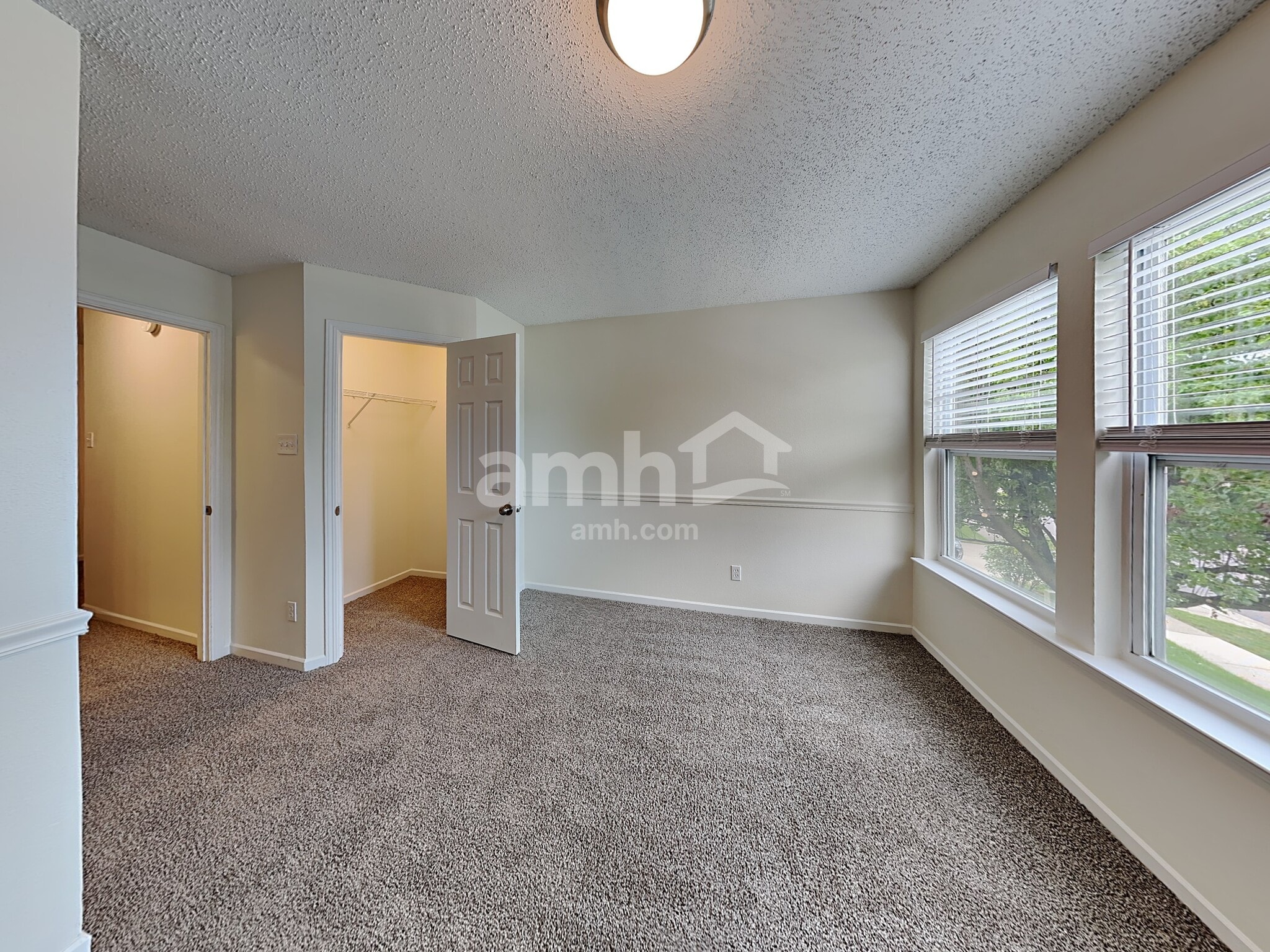 Building Photo - 10275 Holly Berry Cir