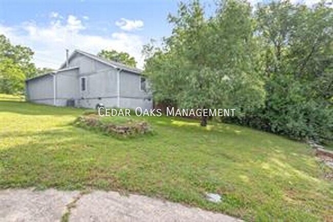 Building Photo - 1137 E Township St