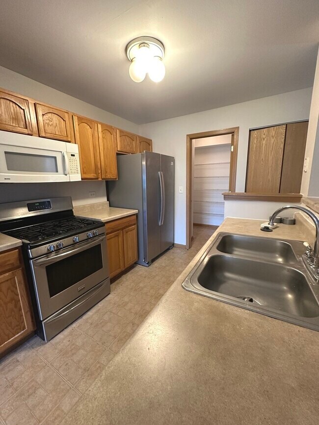 Building Photo - 2341 Stoughton Cir