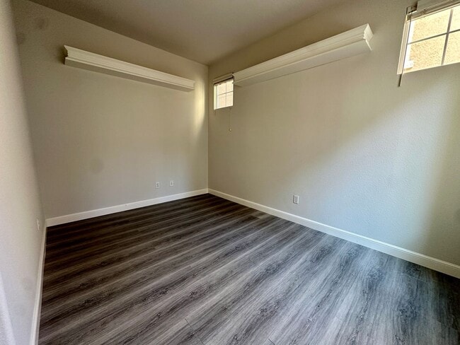 Building Photo - STYLISH SPACES FACING A GREENBELT DETACHED HOME | BLOCKS FROM EVERYTHING