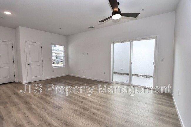 Building Photo - 4266 Aura Way