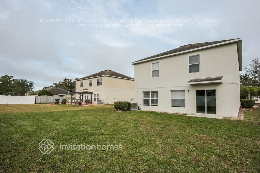 Building Photo - 2458 Hamlet Cir