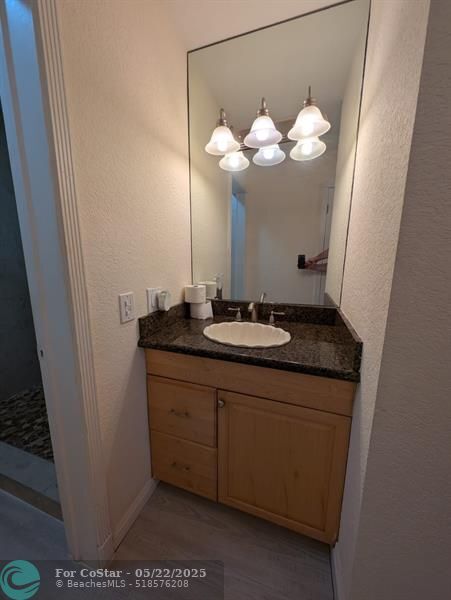 Building Photo - 6307 Bay Club Dr